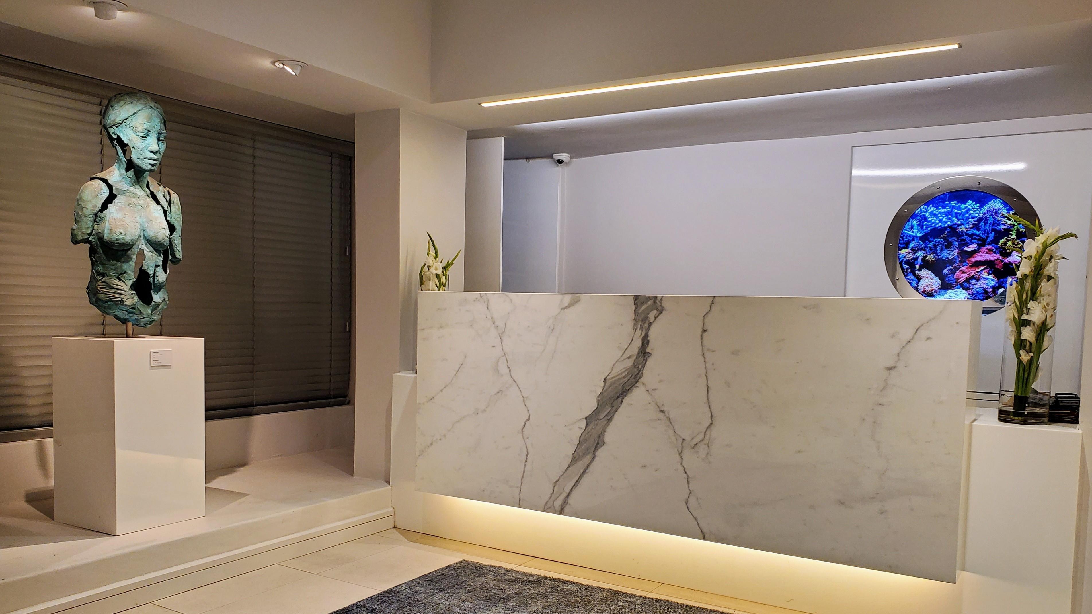 South Beach Camps Bay Boutique Hotel Cape Town Bagian luar foto Reception desk