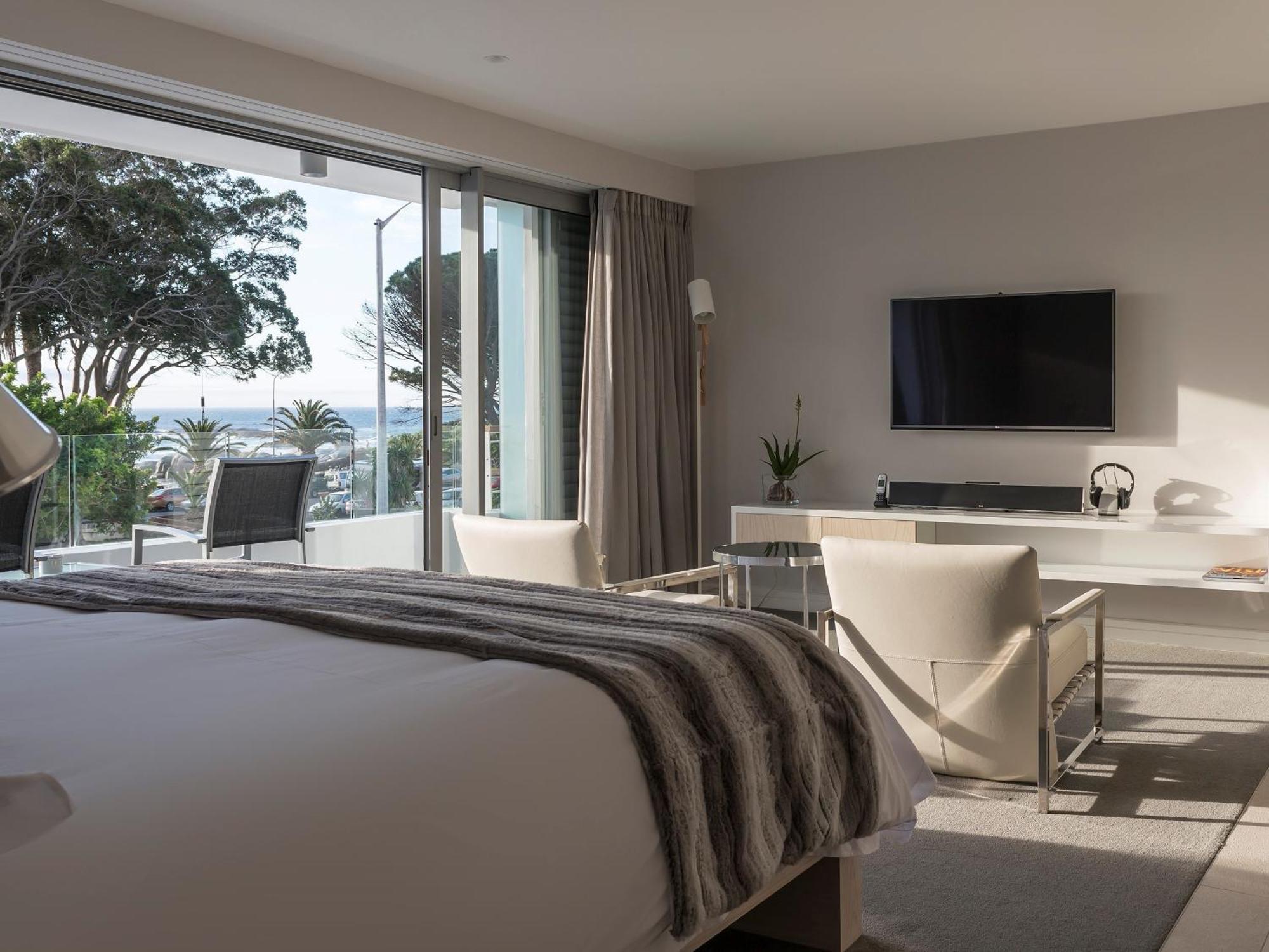 South Beach Camps Bay Boutique Hotel Cape Town Bagian luar foto A bedroom at the Hotel