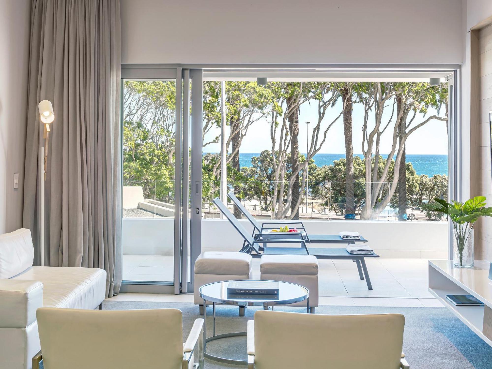 South Beach Camps Bay Boutique Hotel Cape Town Bagian luar foto A suite at the hotel