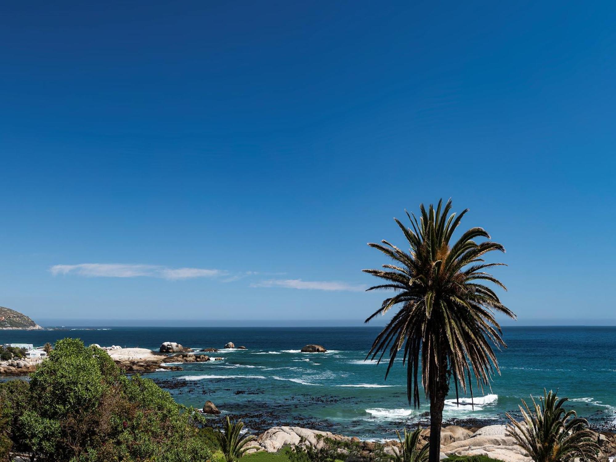 South Beach Camps Bay Boutique Hotel Cape Town Ruang foto View of Hout Bay