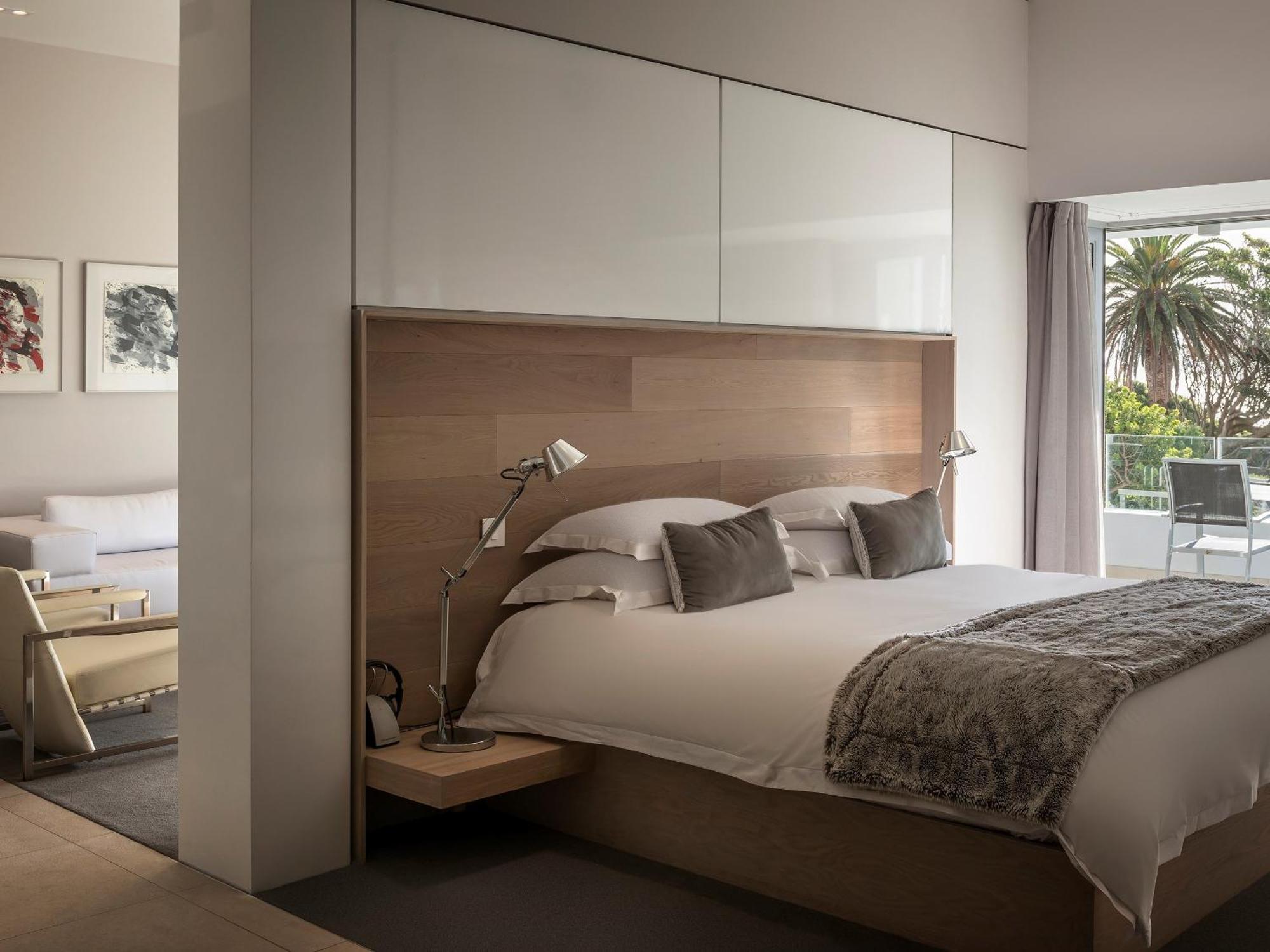 South Beach Camps Bay Boutique Hotel Cape Town Ruang foto A bedroom at the Cape Town Marriott Hotel
