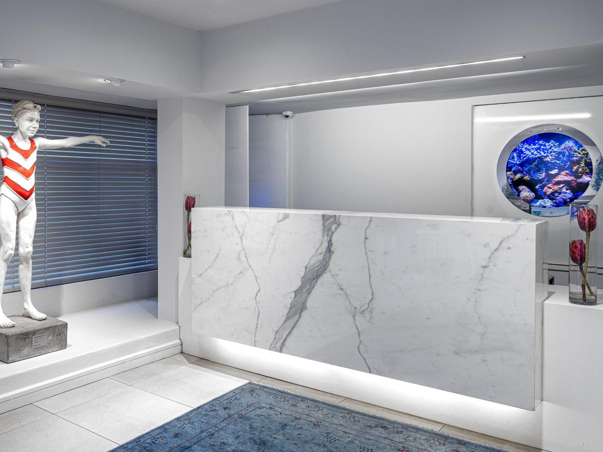 South Beach Camps Bay Boutique Hotel Cape Town Bagian luar foto The reception area of the hotel